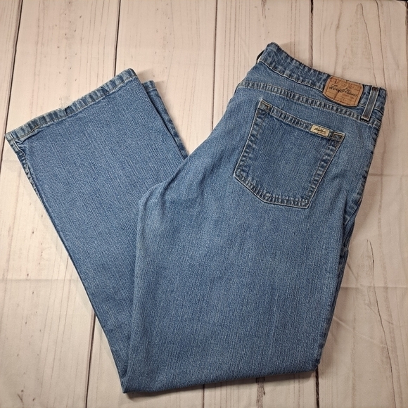 Signature by Levi Strauss Light Blue Women's Boot Cut Jeans - Picture 1 of 14